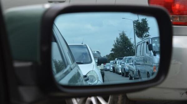 ce sa nu faceti niciodata la volan sfat din anii 80 care poate salva vieti avertismentul specialistului puteti provoca accidente grave