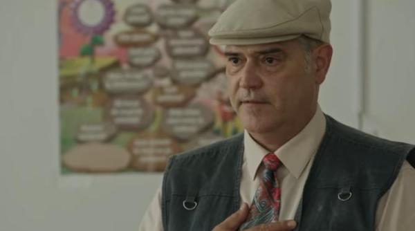 las fierbinti primarul vasile viral tineri elevi copii educatie scoala