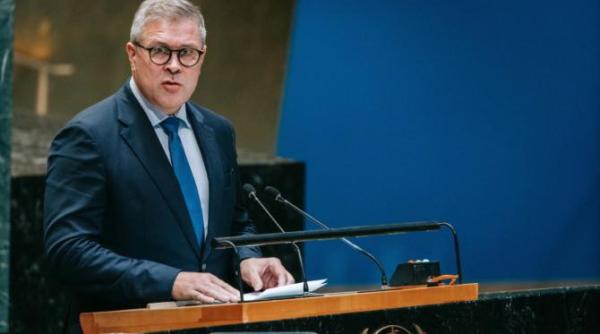 s a rupt coalitia de guvernare din islanda anuntul a fost facut de premierul benediktsson