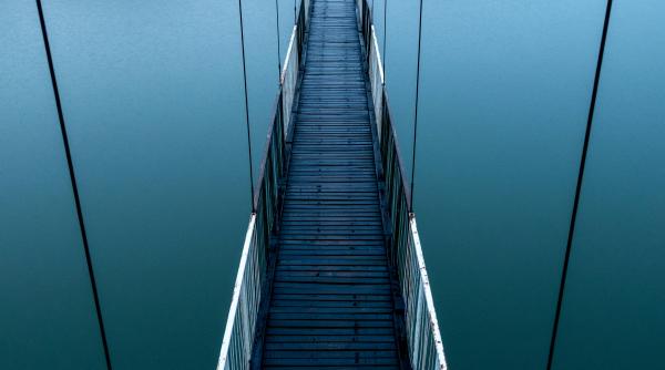 influencer britanic mort de dragul postarii de continut a alunecat de pe un pod