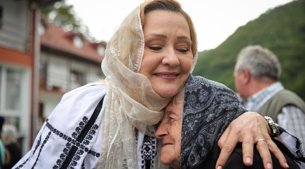 lasconi si politica externa baba si mitraliera chirieac sper ca publicul hashtag sa se enerveze foarte tare