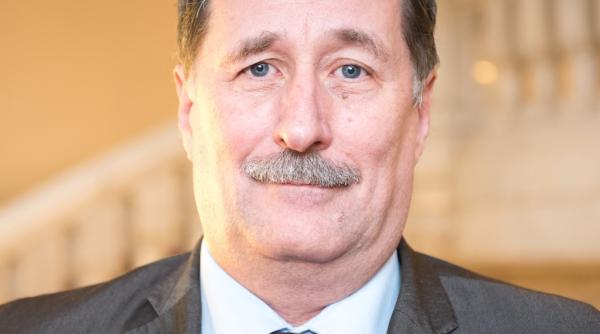 sergiu nistor eliberat din functia de consilier prezidential de catre klaus iohannis si numit ambasador