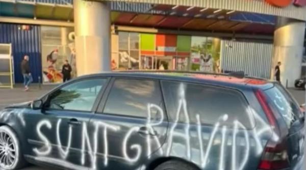 un sofer din braila s a trezit cu masina vandalizata femeia misterioasa i a scris pe portiere da mi datoria sunt gravida foto