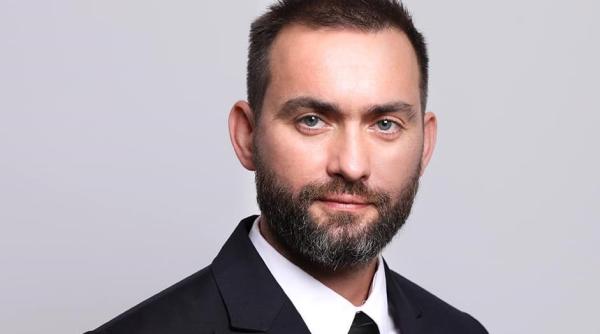 cristian niculescu tagarlas senatorul care a cucerit kilimanjaro si aconcagua vrea sa aduca siguranta pe munte cu legea profesiilor montane