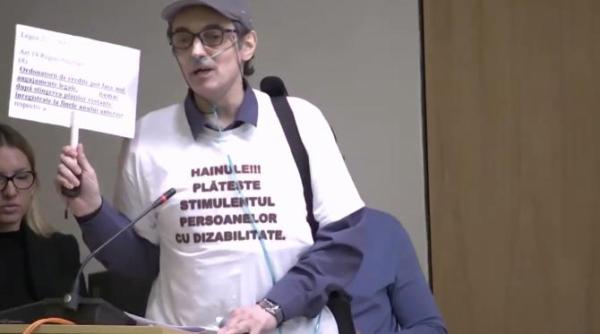o persoana cu dizabilitati in sedinta cgmb nicusor dan nici nu s a uitat la el domnule primar va uitati la mine va rog asta este respectul foto video
