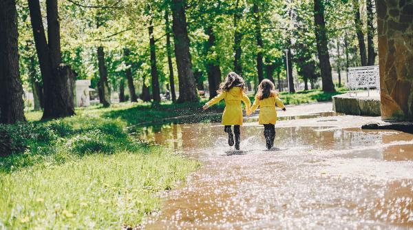 credeai ca daca alergi prin ploaie te uzi mai putin fals cercetatorii au gasit explicatia