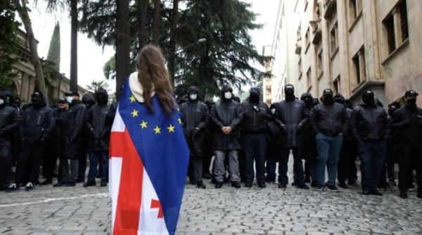 alegerile din georgia bantuite de un val de intimidare exista un sentiment ca persoanele care au legaturi cu occidentul ar putea fi vizate