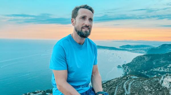 dani otil spune cum a facut primul milion am mancat biscuiti cu gem