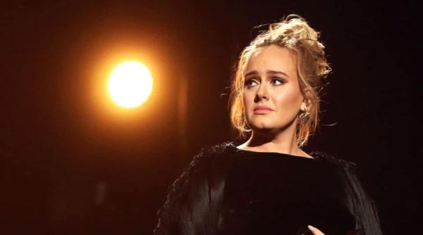 adele se lupta cu o infectie grava la urechea stanga vedeta a acuzat dureri mai mari decat la nastere