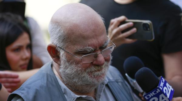 alfred bulai la judecatoria sectorului 1 ma recuperez greu acum va fi o provocare sa urc scarile astea ca in romania nu avem facilitati ce sa va zic