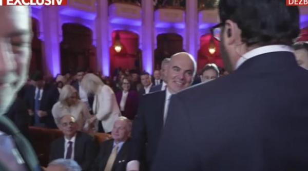 gadea a mers peste rares bogdan cand a vazut ce face in timpul dezbaterii cu nicolae ciuca ne mai si injuram mai mult el pe mine