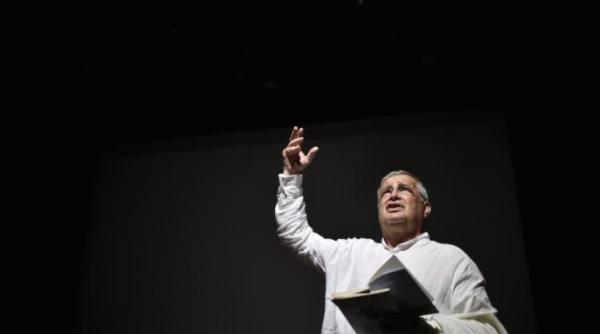 mircea dinescu l a torpilat pe klaus iohannis abia a putut fi oprit