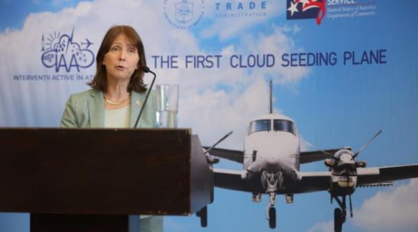 romania a cumparat primului avion pentru insamantarea norilor ajutor vital in fata schimbarilor climatice ambasadorul sua inca un exemplu al parteneriatului strategic