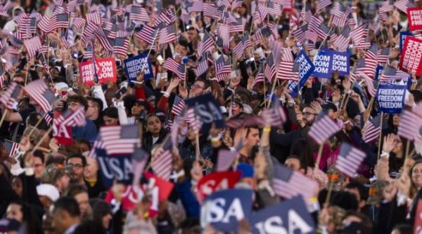 cosea candidatul care ar fi un avantaj pentru romania daca ar castiga alegerile din sua ce ne asteapta in tara noastra