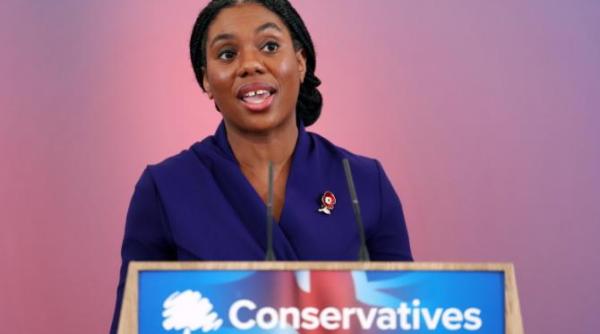 kemi badenoch este noul lider al partidului conservator din marea britanie