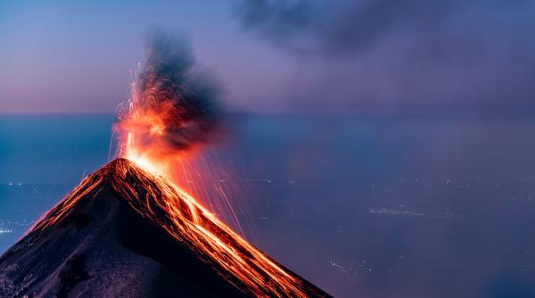 zece morti in urma unei eruptii vulcanice in indonezia