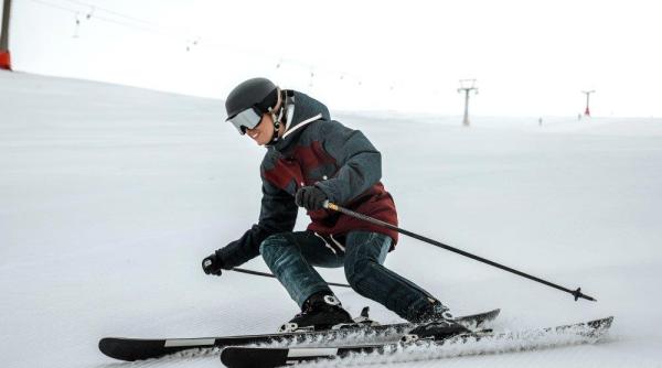 combinezon sau costum de schi cum faci alegerea potrivita pentru stilul tau