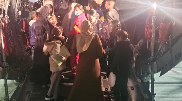 sase copii palestinieni din fasia gaza adusi in romania pentru continuarea ingrijirilor medicale