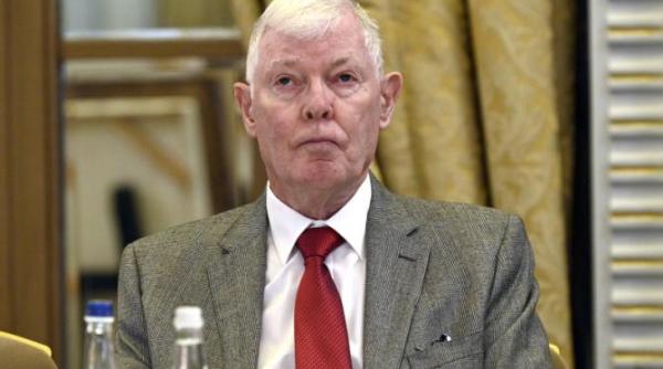 savantul britanic dennis deletant specialist in instoria romaniei doctor honoris causa al universitatii din bucuresti