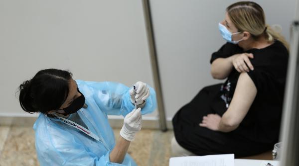 preventia mai aproape de comunitati rolul farmaciilor in optimizarea accesului la vaccinare