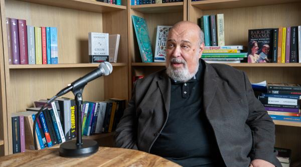 stephan poen expert in sonologie datorita vocii el poate sa castige electoratul si sa paralizeze adversarul