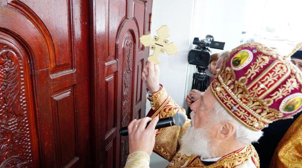 arhiepiscopia targovistei a fost sfintita biserica parohiei viisoara din comuna ulmi
