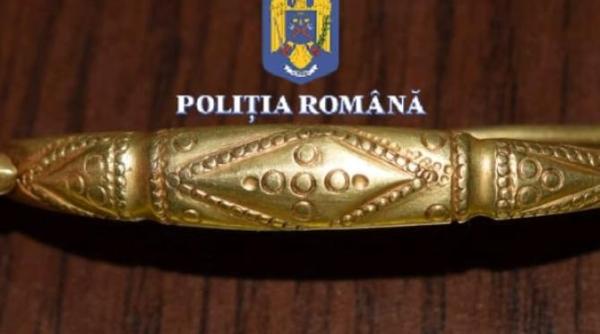 brosa susceptibila a face parte din patrimoniul cultural national recuperata de politisti dupa un anunt pe social media