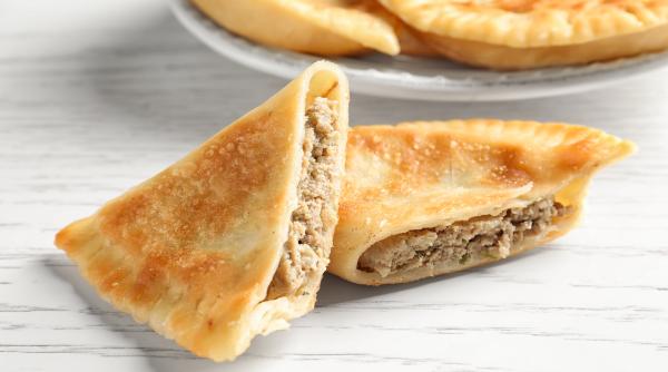 placinta cu carne reteta veche din perioada interbelica amintita si in povestea print si cersetor