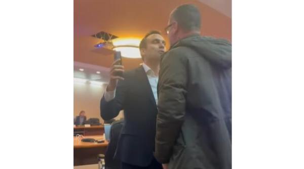 scandal si imbranceli la primaria brasov intre dan tanasa si allen coliban esti un mafiot un hot video viral