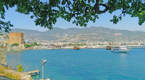 destinatia turistica din turcia aleasa de romani dupa ce antalya s a scumpit nisip exceptional si preturi rezonabile multa lume vrea sa zboare acolo