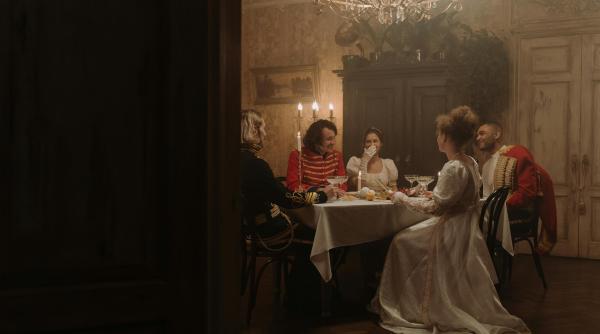 cu cat s a vandut un colier care ar avea legatura cu regina ghilotinata a frantei marie antoinette