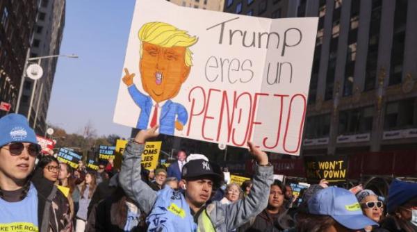 democratii se raliaza impotriva lui trump cum planuiesc sa i blocheze politicile de imigratie si planurile privind mediul