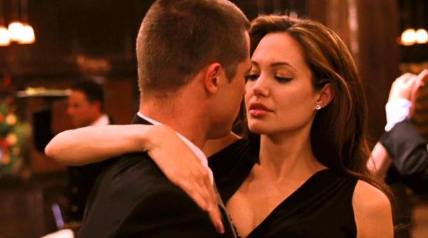 angelina jolie si brad pitt fata n fata dupa multi ani in care nu s au vazut cine ii obliga sa se intalneasca
