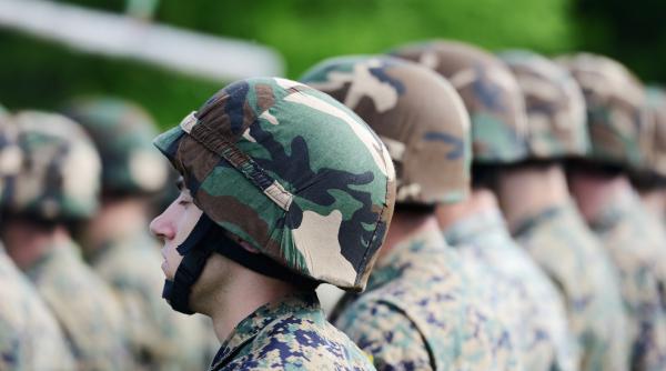 ucraina pregateste brigada antrenata in franta pentru lupta o forta dotata cu tancuri si armament greu