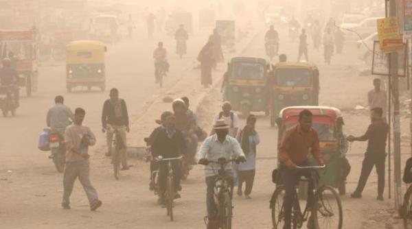 nordul indiei acoperit de o patura de smog toxic in capitala new delhi a fost inregistrat cel mai ridicat nivel de poluare din acest an