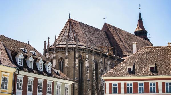 targul de craciun din brasov se deschide pe 29 noiembrie in piata sfatului