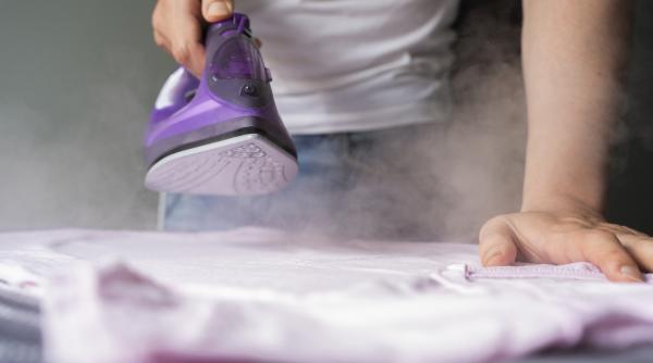 solutii simple pentru cei care urasc sa calce hainele 8 trucuri pentru a preveni cutele