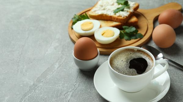 de ce nu trebuie sa mananci oua la micul dejun daca bei cafea sau ceai