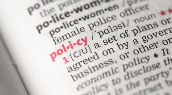 cum se spune de fapt taietei sau taitei cuvantul care le da mari batai de cap romanilor