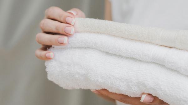 ingredientul banal care va ajuta sa aveti prosoape moi ca la hotel