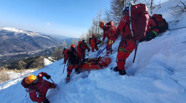 trei francezi blocati pe munte in buzau salvati de jandarmii montani