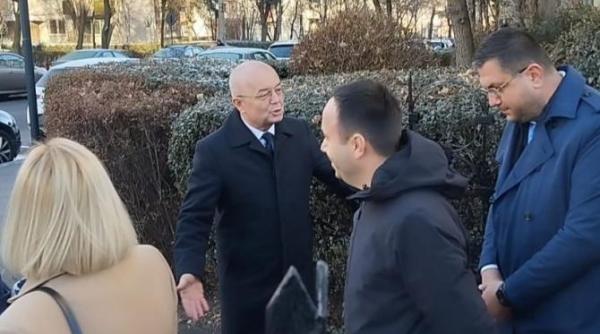 emil boc faza zilei la iesirea de la urne ce nu s a vazut la tv premiera dupa vot sa nu uitati ca v am tinut usa foto video de culise
