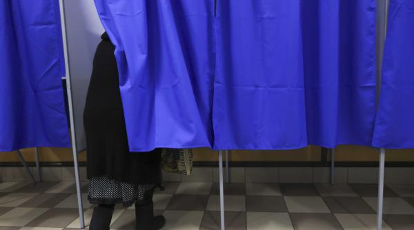 exit poll prezidentiale tur i diferenta intre candidatii de pe locurile 2 3 4 este de doar 1prc rasturnare de situatie se dau voturi decisive