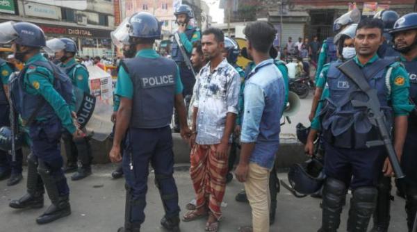 proteste in bangladesh dupa arestarea unui lider religios cel putin o persoana a murit in confruntarile cu fortele de securitate