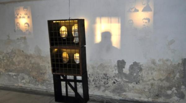 fenomenul pitesti adevarata fata a comunismului in romania ajunge la oradea ce propune expozitia itineranta