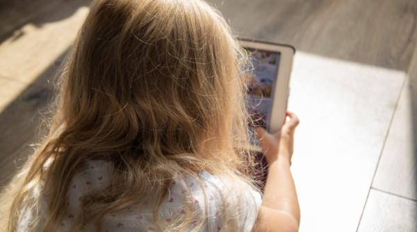 minorii sub 16 ani ar putea fi interzisi pe retelele de socializare in australia