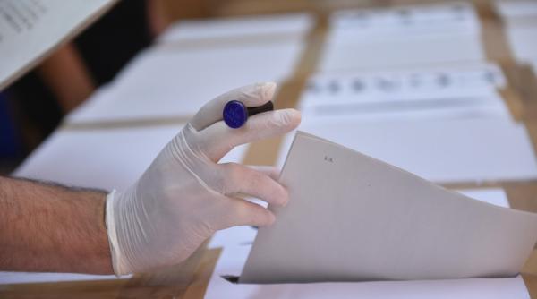 prefectura buzau renumara buletinele de vot pentru parlamentare