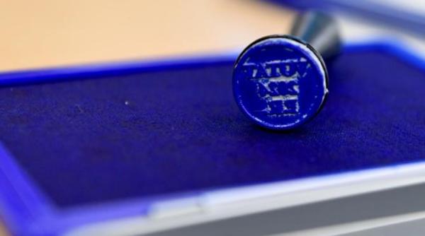 snspa organizeaza cursuri exclusiv online vineri si luni pentru ca studentii sa poata vota acasa