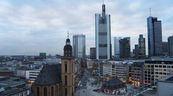 se mai merita sa muncesti in germania doi romani stabiliti in frankfurt comparatie cu spania si romania exorbitant de scump video