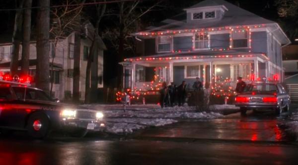 casa din singur acasa pazita de politisti se intampla in fiecare an in preajma craciunului